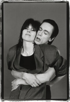 Chrissie Hynde and Iggy Pop, NYC, 1987 © Laura Levine