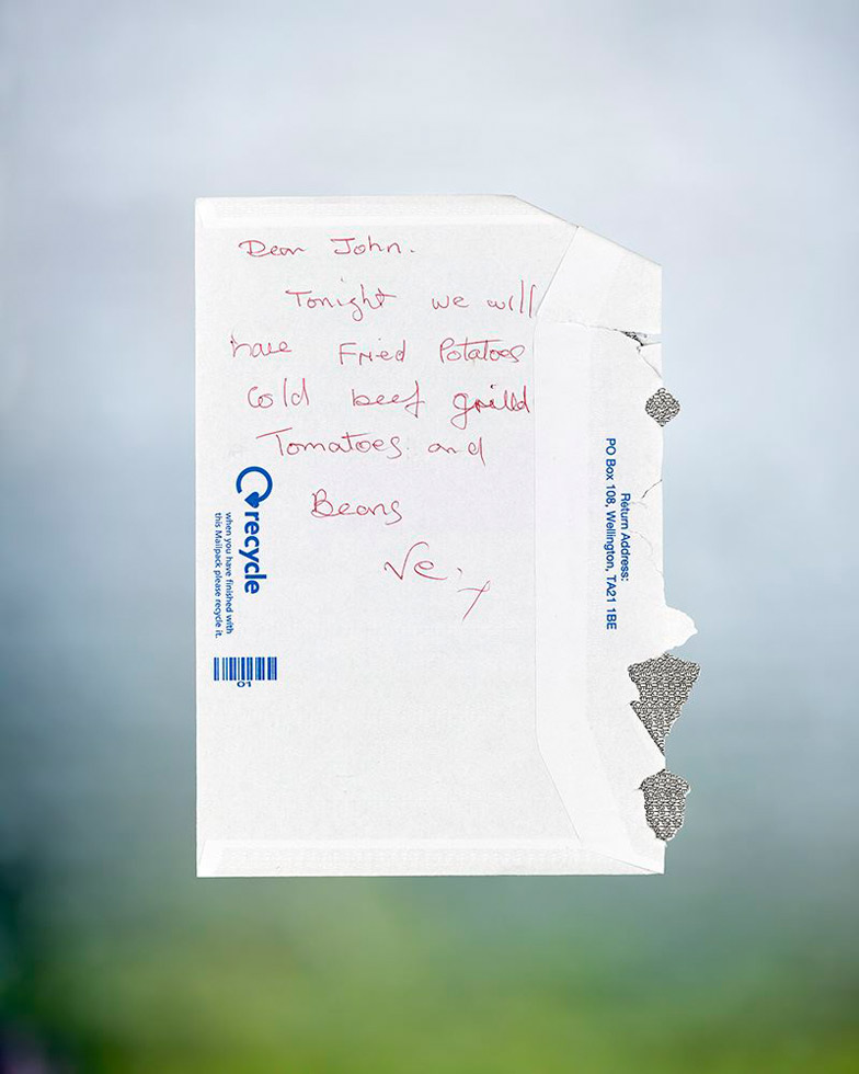 Welcome to the loving world of Vera & John, together since 1960, sharing their daily life through these endearing notes.