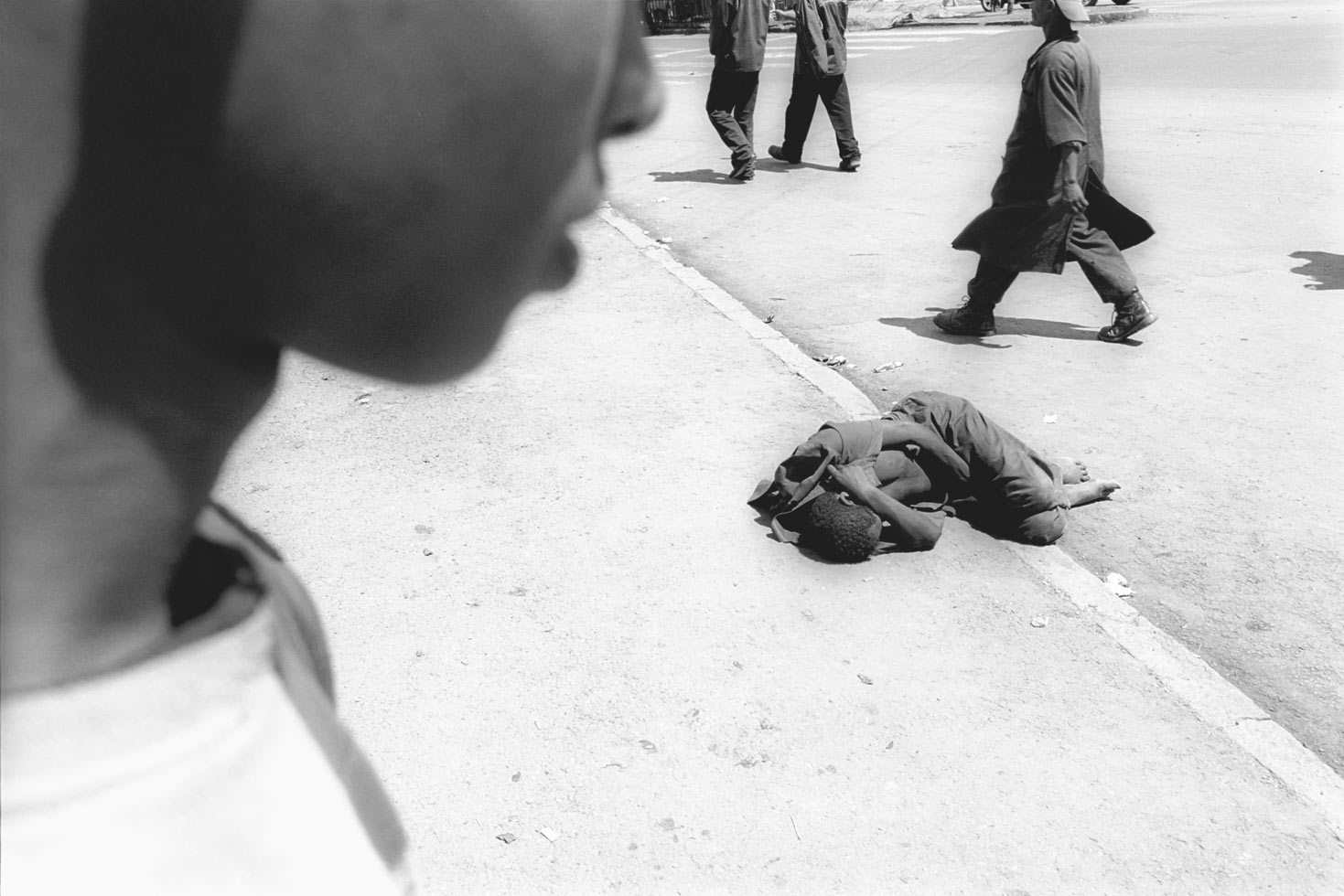 Bruke finds a young boy who has run away from an allegedly abusive father. The boy had fallen from a truck and been injured.