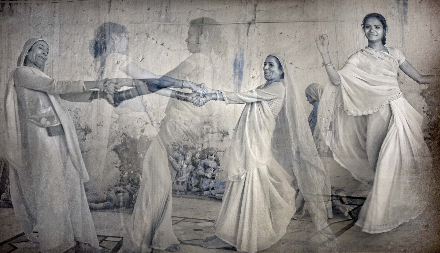 Hijras Dancing
Poshina, India