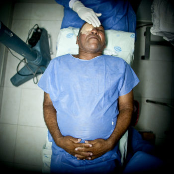 Man after free eye surgery, Corporación Condor, Providencia, Colombia