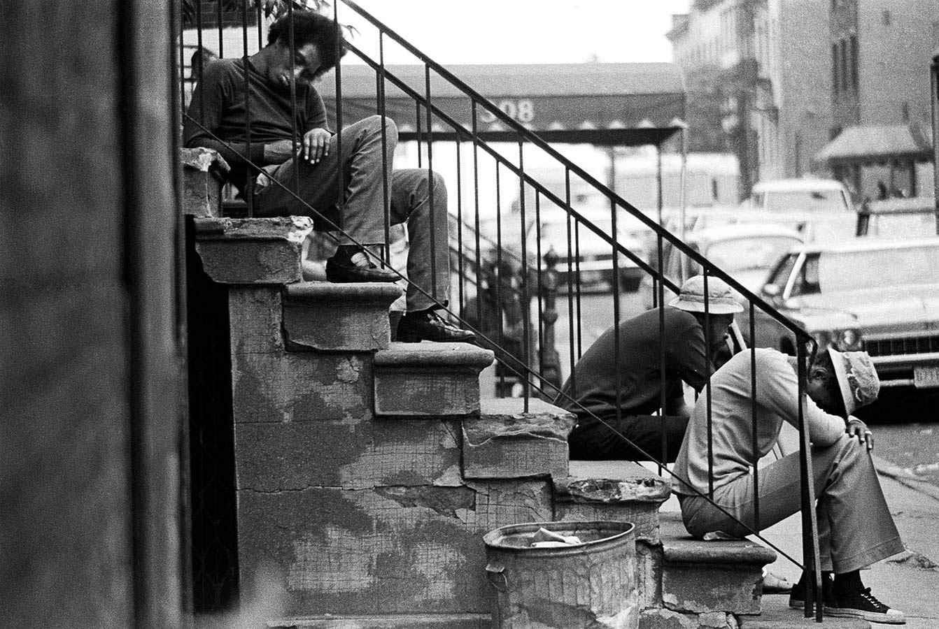 Кризис 1960 1970. Нью Йорк 70х. Нью Йорк 70е. Нью Йорк 80е молодежь. Великая депрессия Нью Йорк.