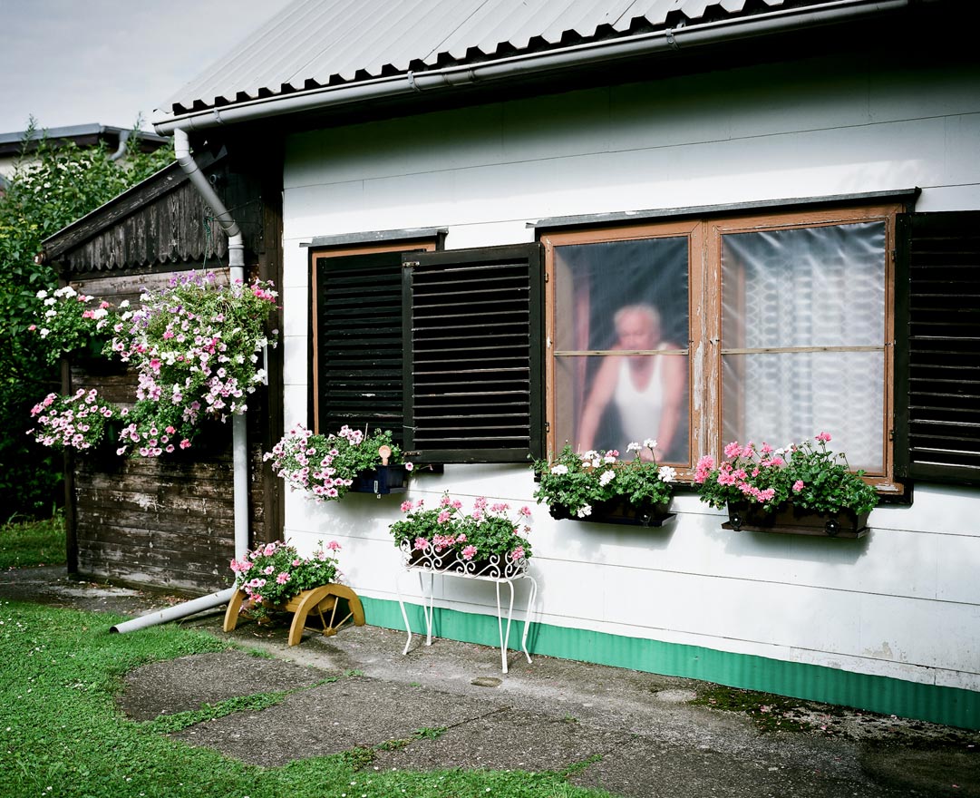 There are rules concerning both the look of the gardens as well as the behaviour of the occupants