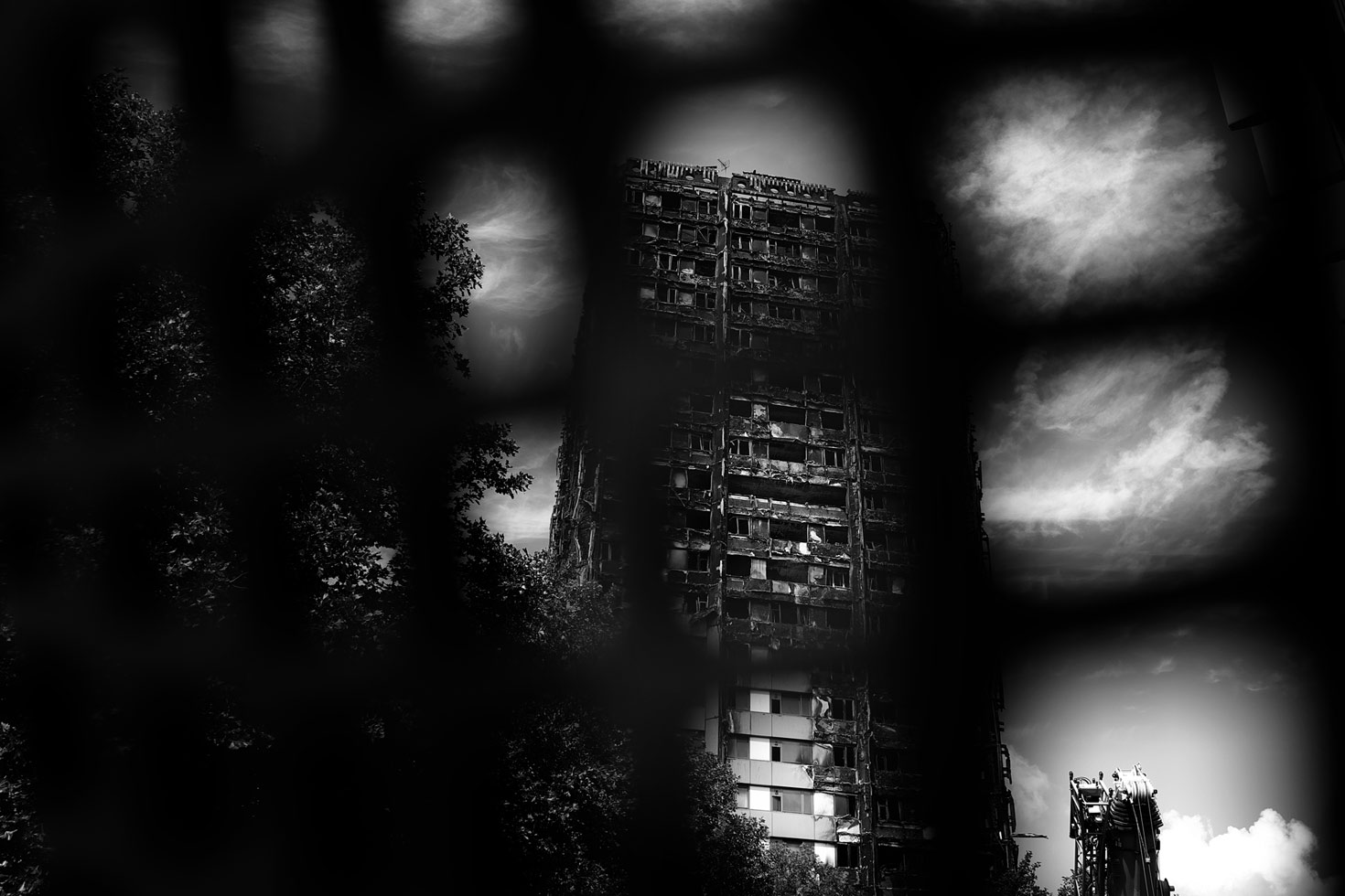 Grenfell Tower seen from Kensington Leisure Centre.