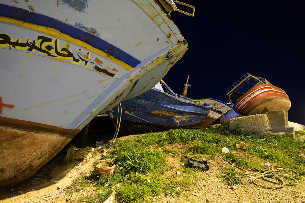 September, 2007, a boat capsizes 15 miles off the island of Currents, in Syracuse. One dead and three missing.