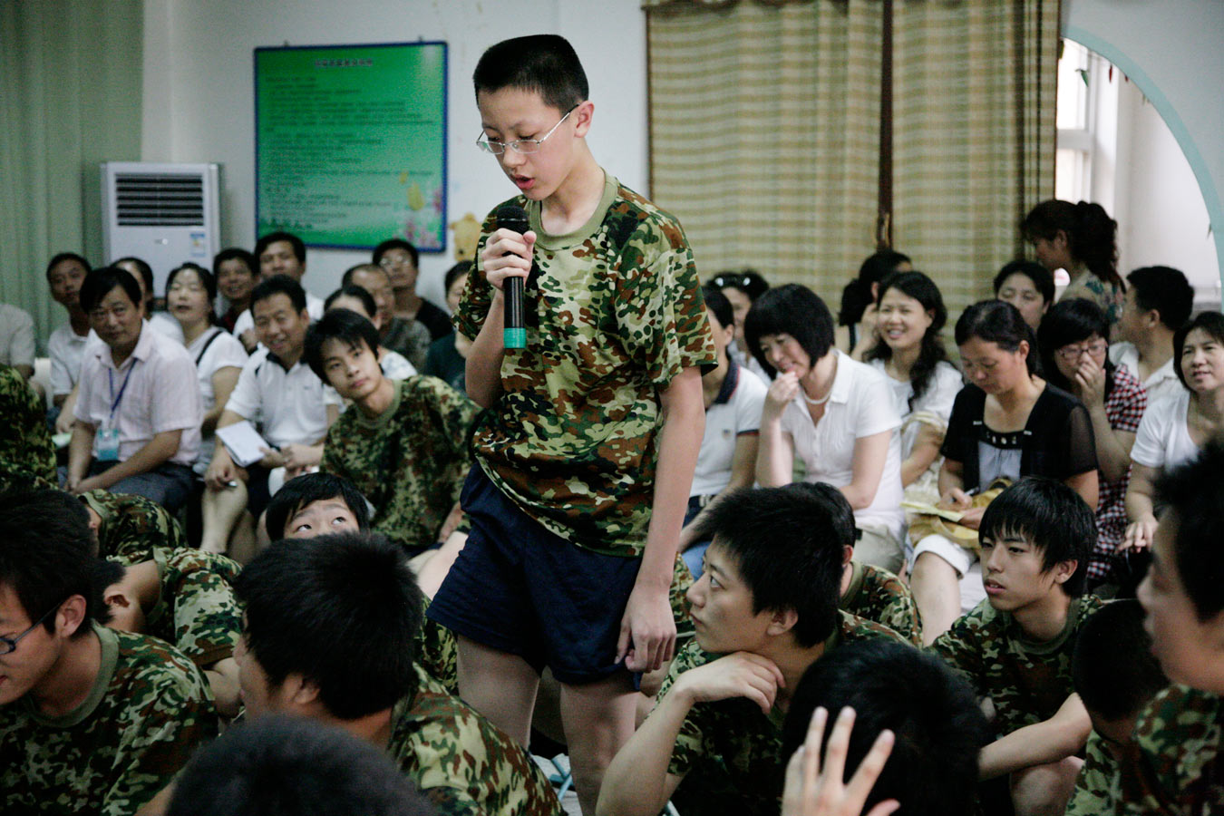 Patients speak about their experiences in front of their peers, teachers and therapists.
