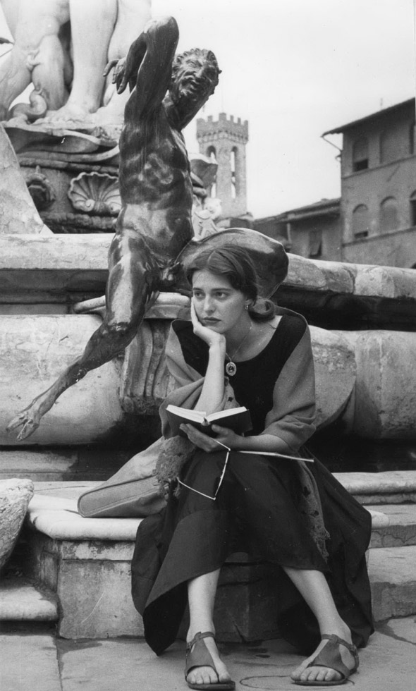 Jinx Sitting at the Statue