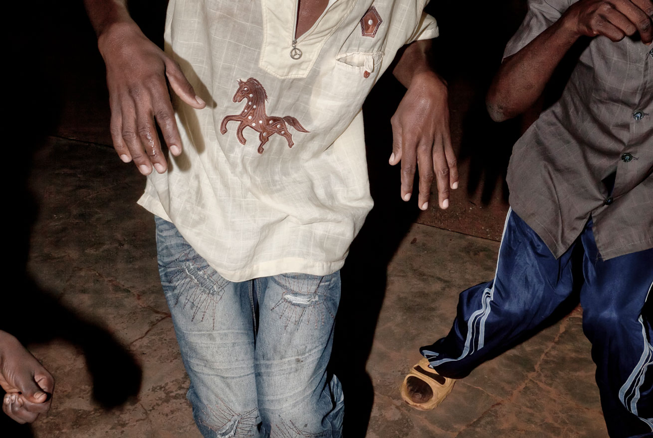 Friday is market day and people from all the neighboring villages gather to shop and socialize. On most Friday nights there is a dance at Le Cotonnier, a small outdoor bar on the edge of Bereba.