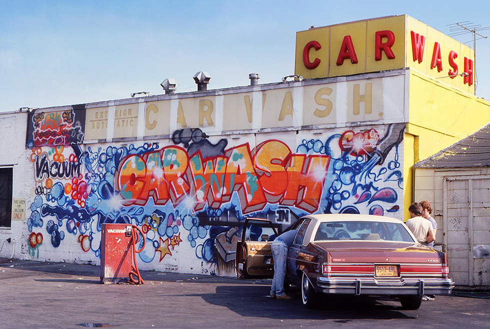 Martha Cooper "Spray Nation: 1980s NYC Graffiti" 

CAR WASH by CEY, 1982

All images © Martha Cooper "Spray Nation: 1980s NYC Graffiti" Edited by Roger Gastman © Prestel Verlag, Munich · London · New York, 2022
