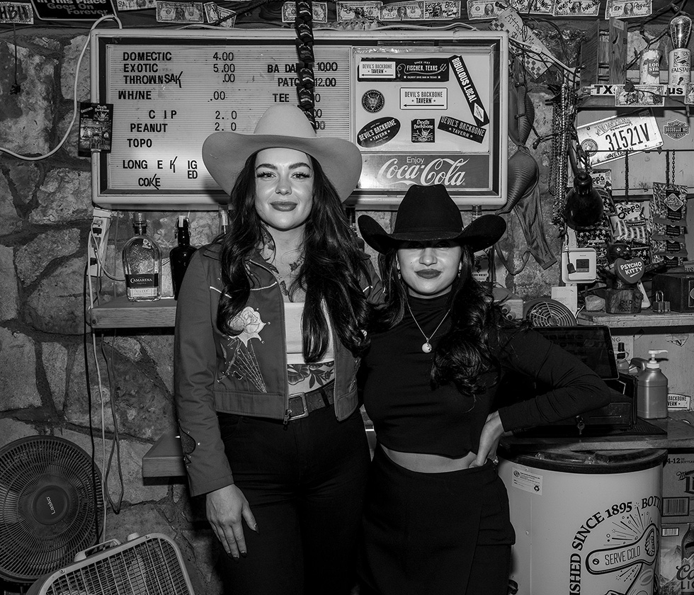 Bartenders Cassandra and Stephanie, Devil’s Backbone Tavern, Fischer, 2023