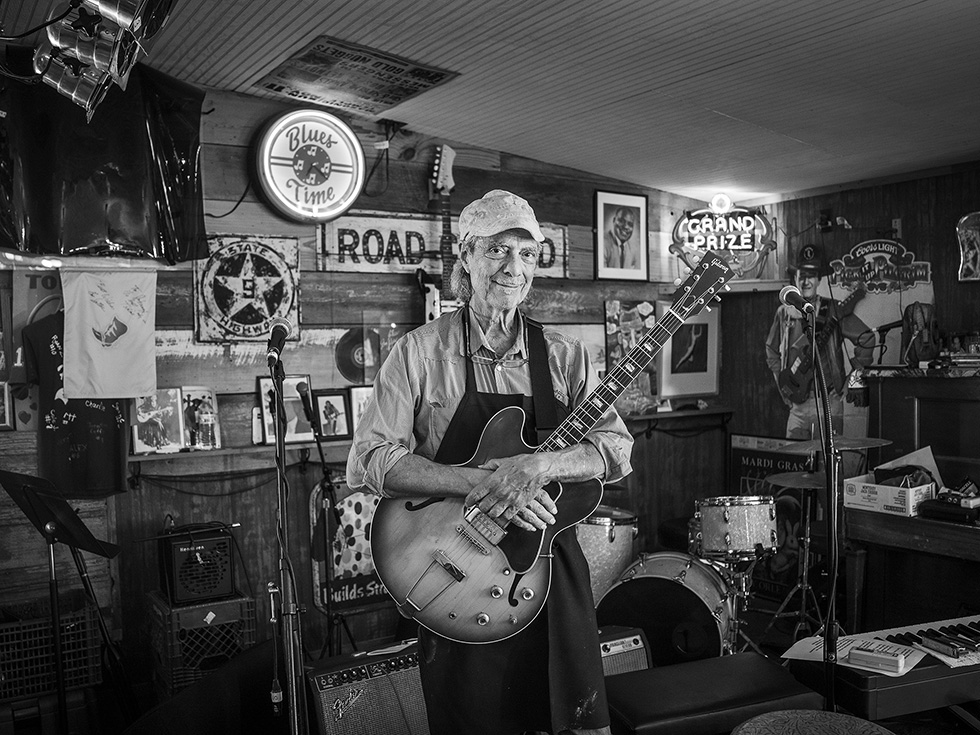 Johnny Nicholas, Hill Top Cafe, Fredericksburg, 2022