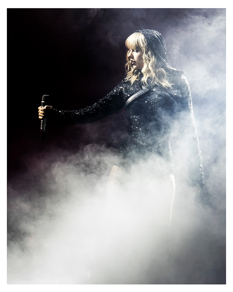 Taylor Swift, New Jersey, 2018 
© Joe RussoClick here to get a Taylor Swift print