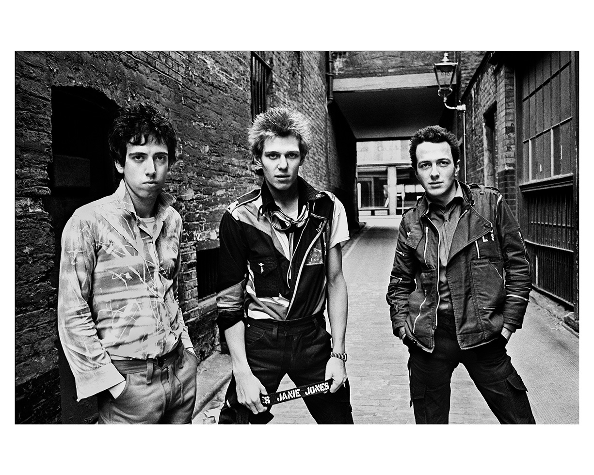 The Clash, London, 1977 
© Chalkie Davis 

SOLD OUT!